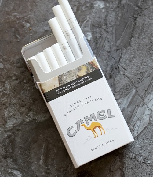 Camel White 100s: 100mm Lights Cigarette with 8mg Tar and 0.7mg Nicotine